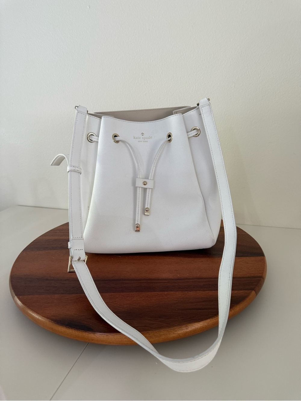 kate spade White Leather Drawstring Crossbody Bucket Bag